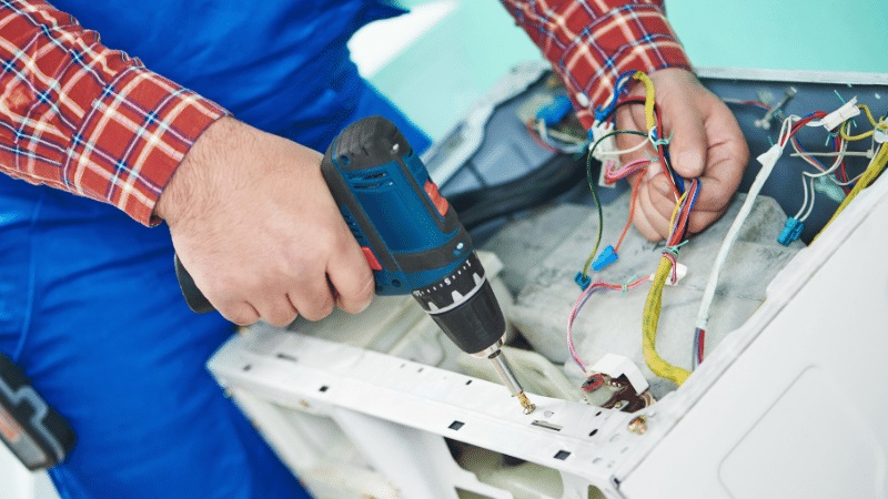Söğütlü Vestfrost Vestfrost çamaşır makinesi kart tamiri – Su almama arızası orijinal parça ile giderildi. - Teknik servis örneği